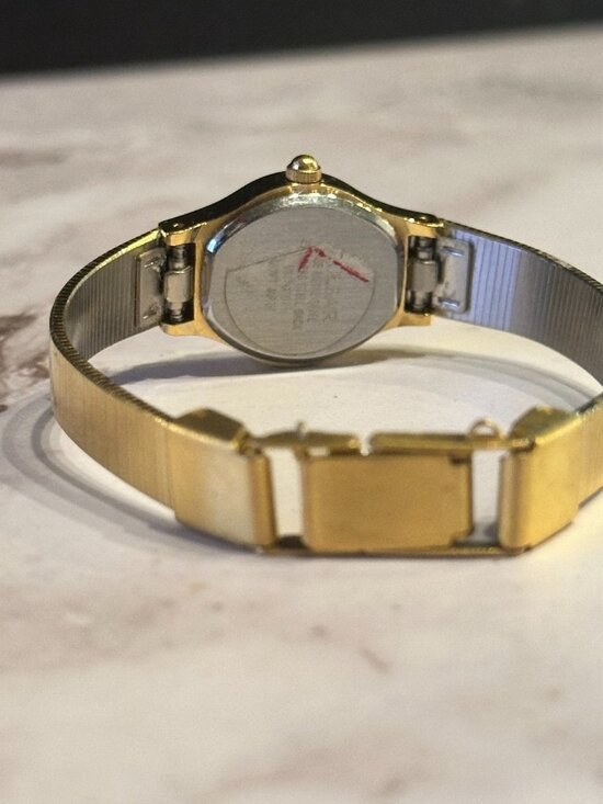 Vintage Pulsar Womens Watch Gold Tone Small Dial 15MM New Battery 5.75 Inch main image 7